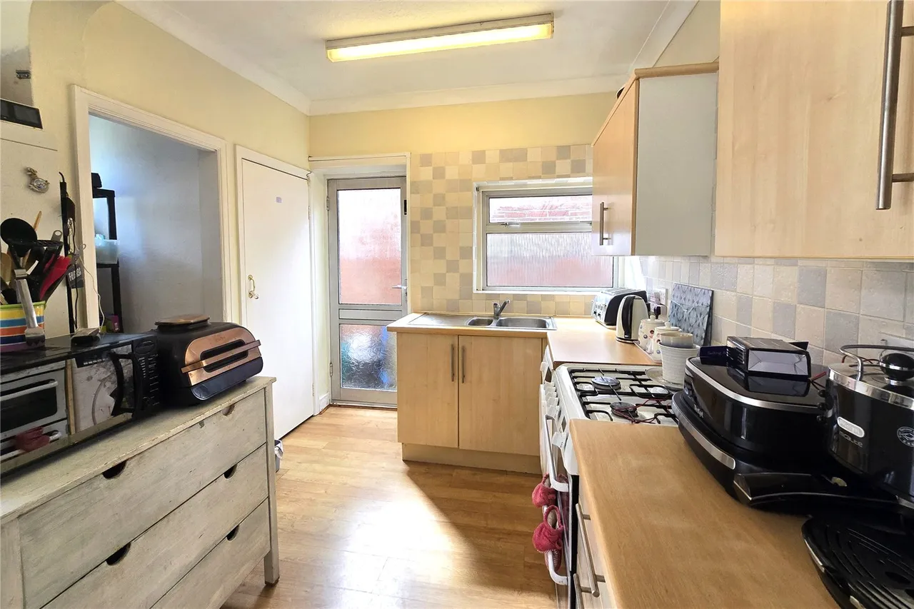 Hamesmoor Road, Mytchett, Surrey, GU16 6JB, photo 5