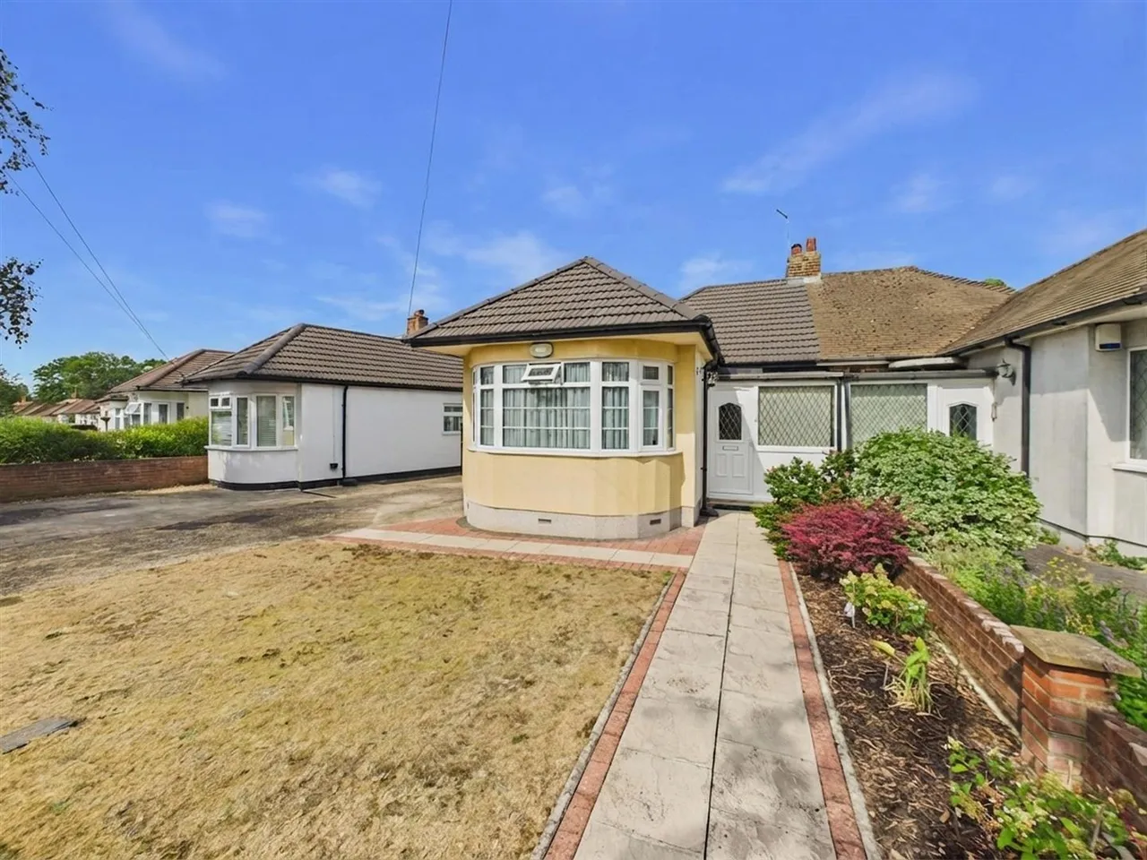 2 bed property for sale — Pavilion Way, Ruislip, HA4 9JP