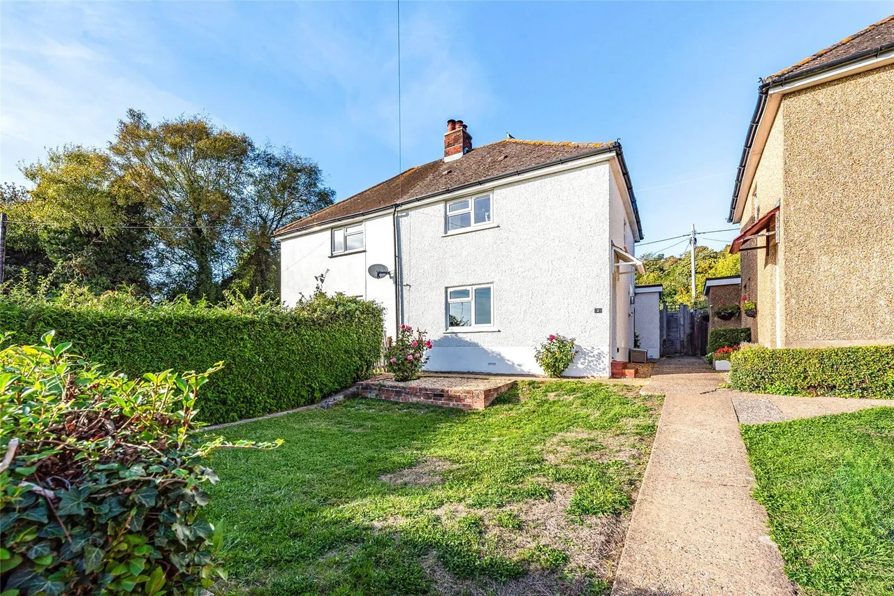3 bed house for sale, Charlton Road, Singleton, PO18