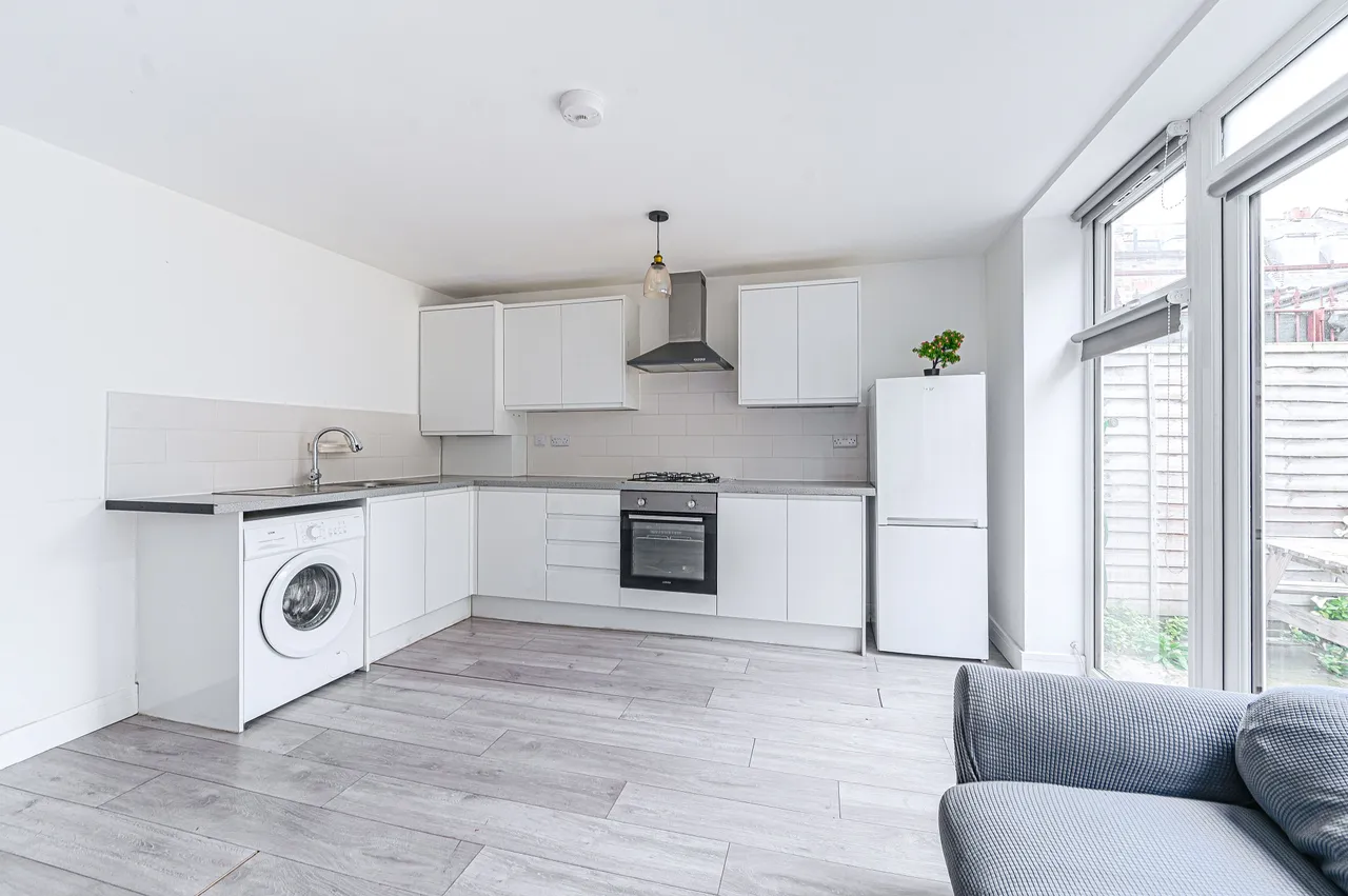 Ground Floor, 132 St Dunstans Road, London, photo 3