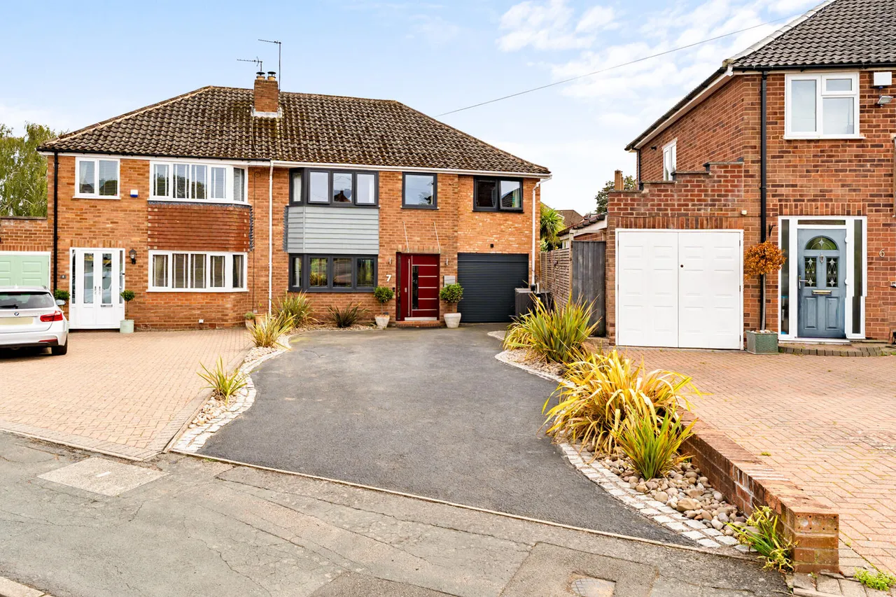 5 bed house for sale — Romany Way, Norton, Stourbridge