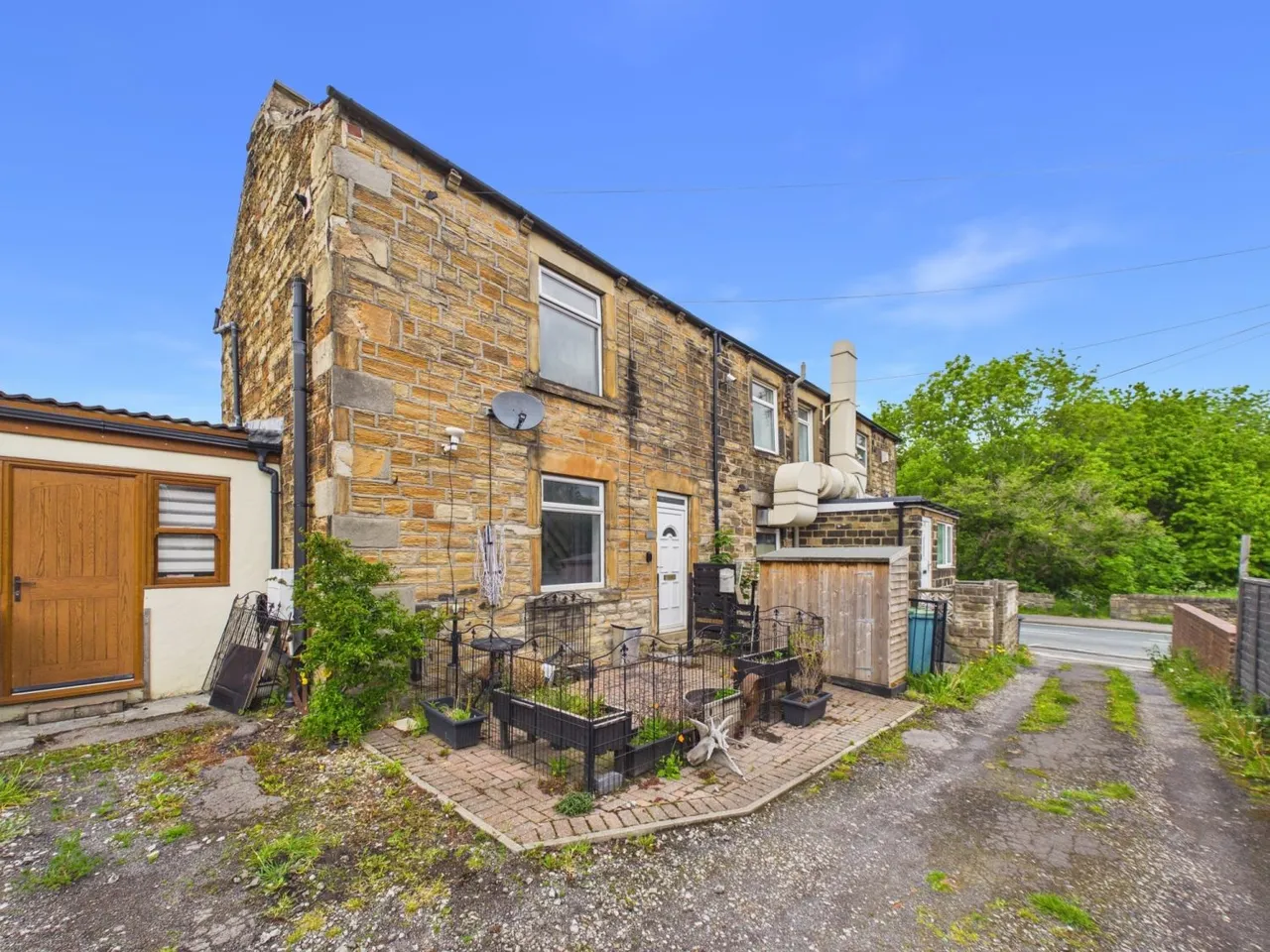 White Lee Road, Batley, WF17, photo 17