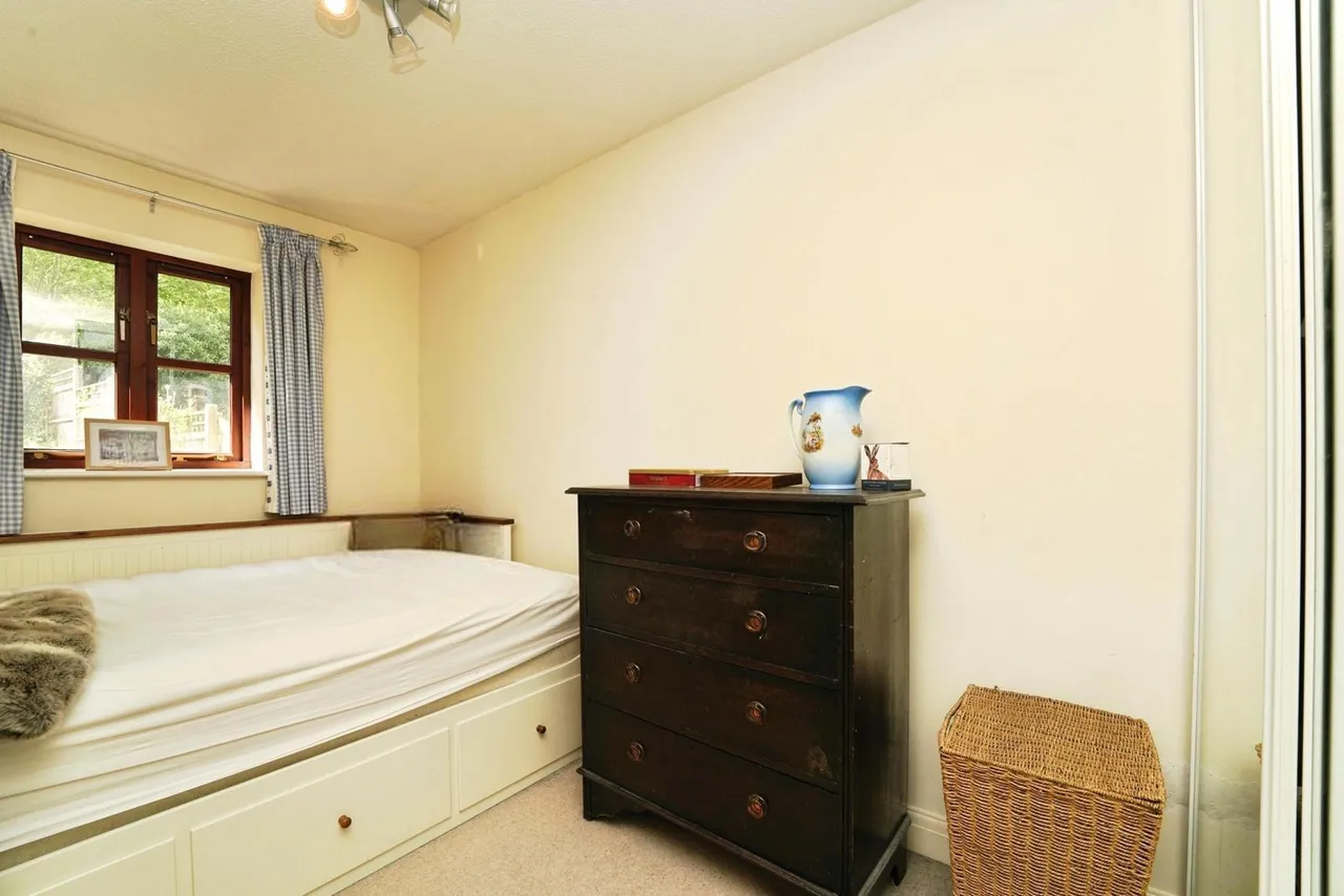 Weavers Close, Dursley, GL11, photo 11