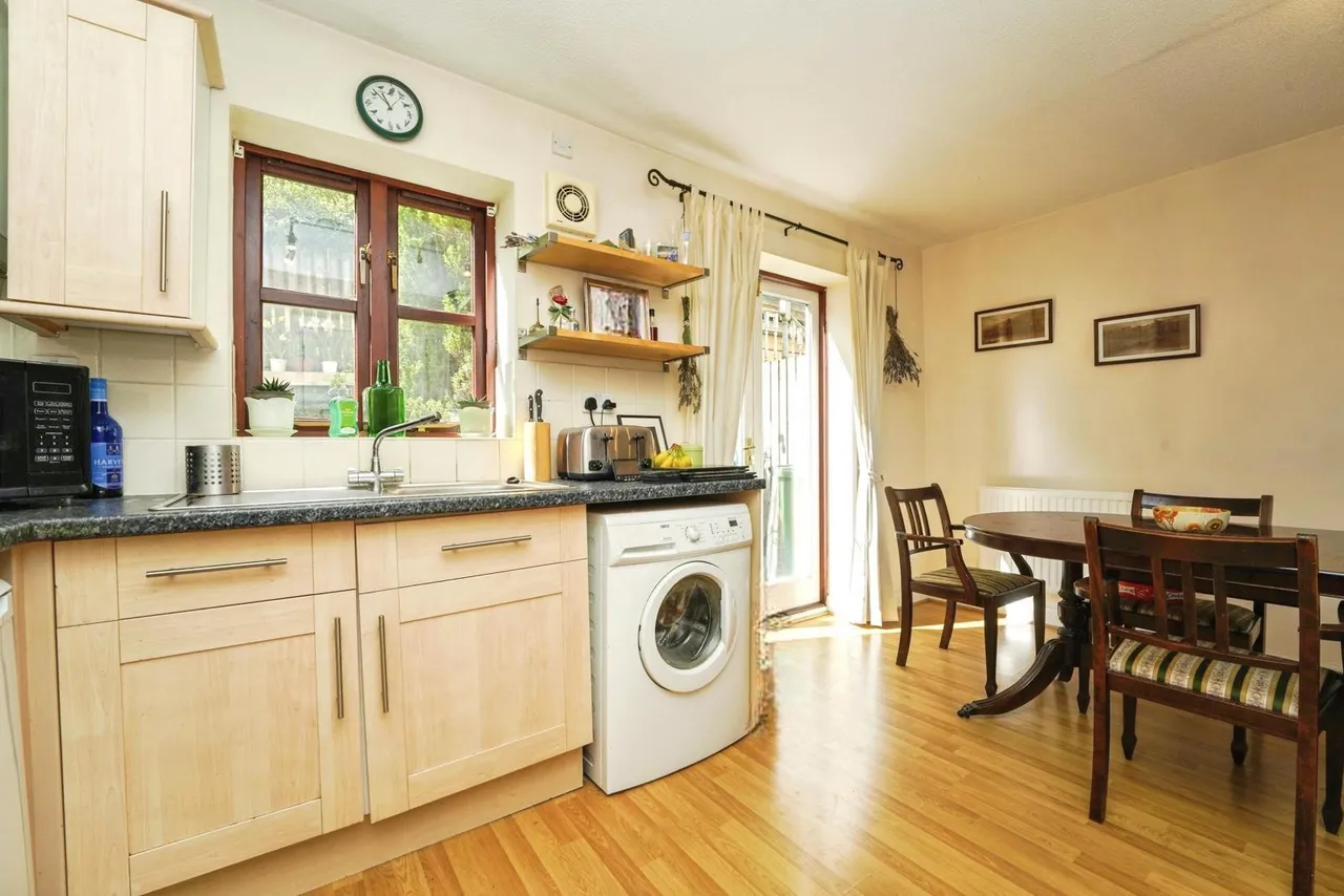 Weavers Close, Dursley, GL11, photo 9