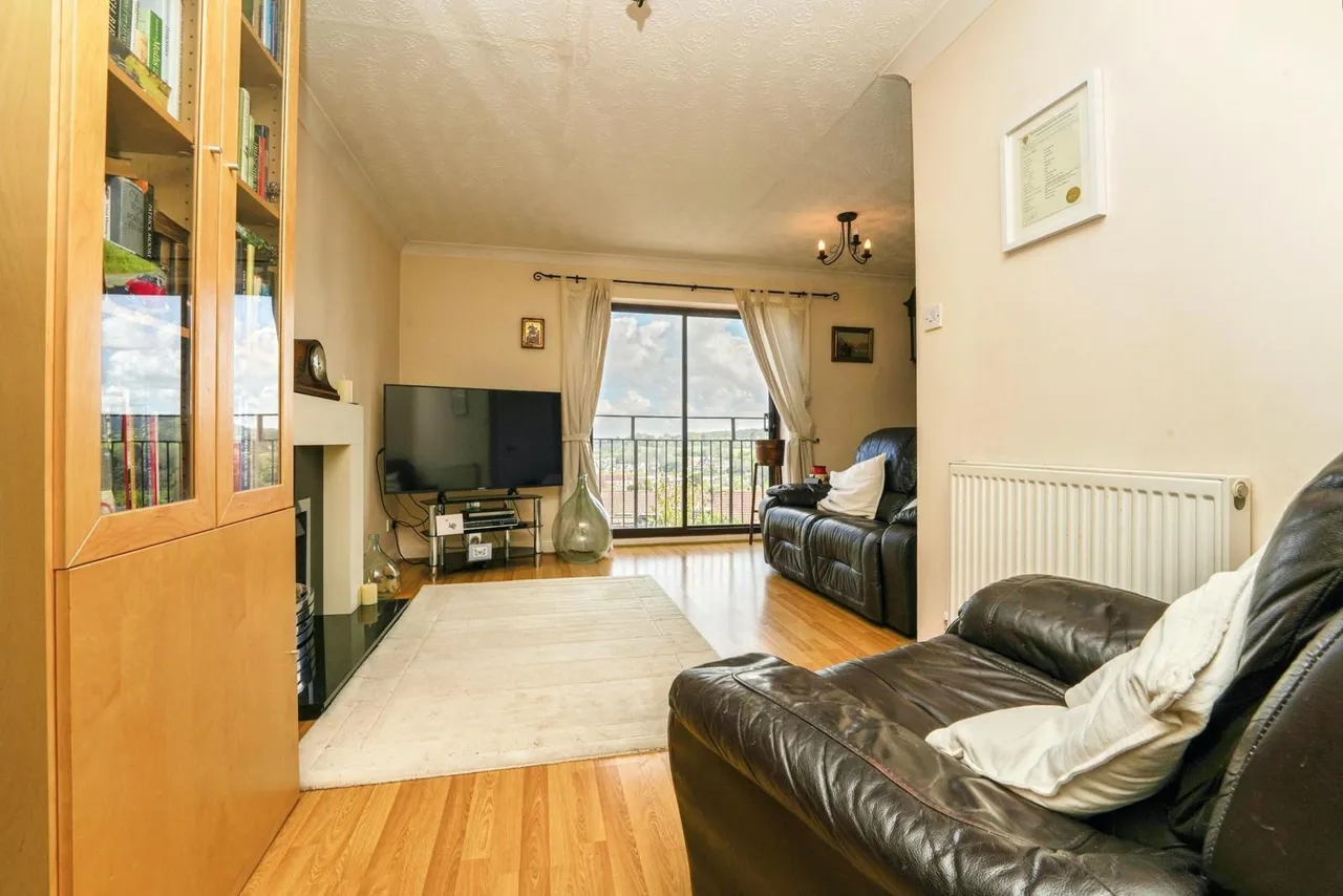 Weavers Close, Dursley, GL11, photo 3