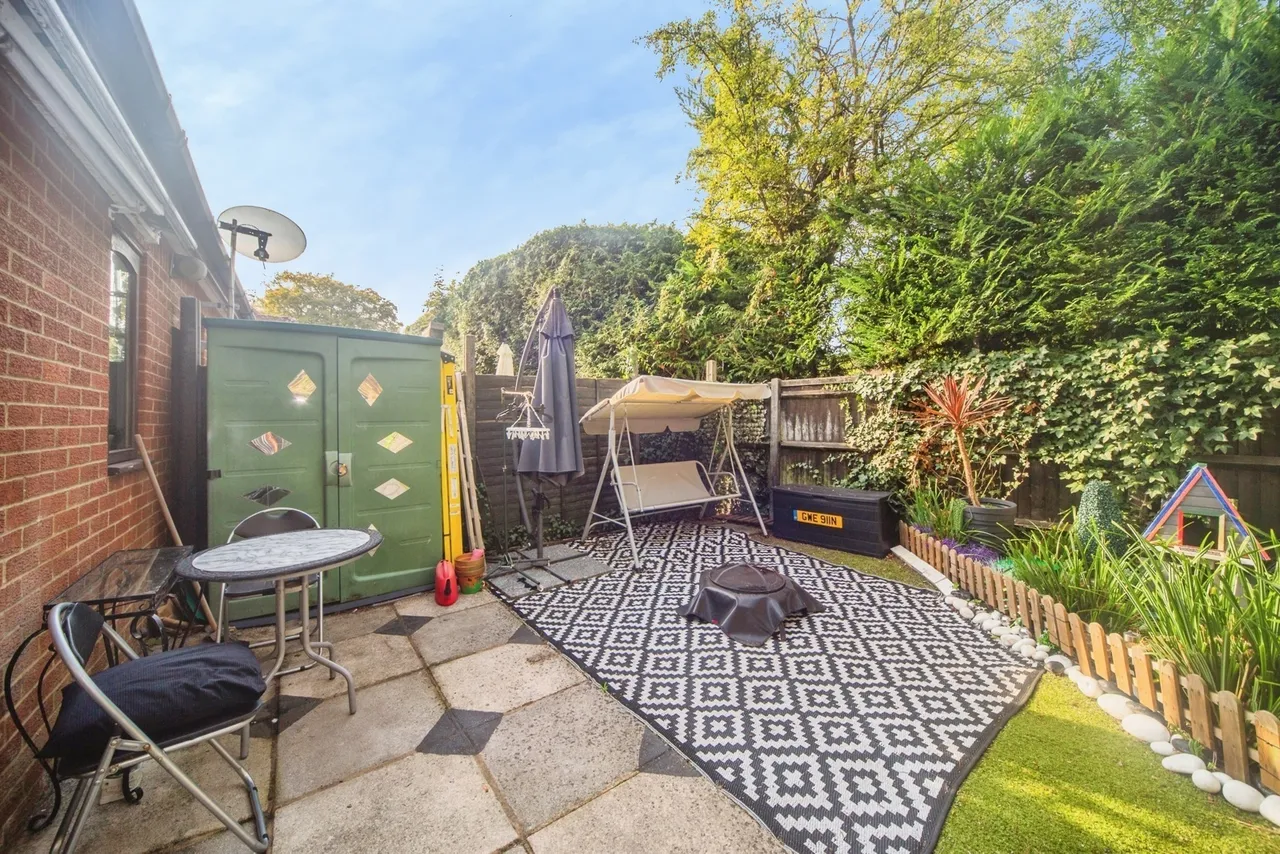 Bassett Crescent West, Southampton, SO16, photo 6