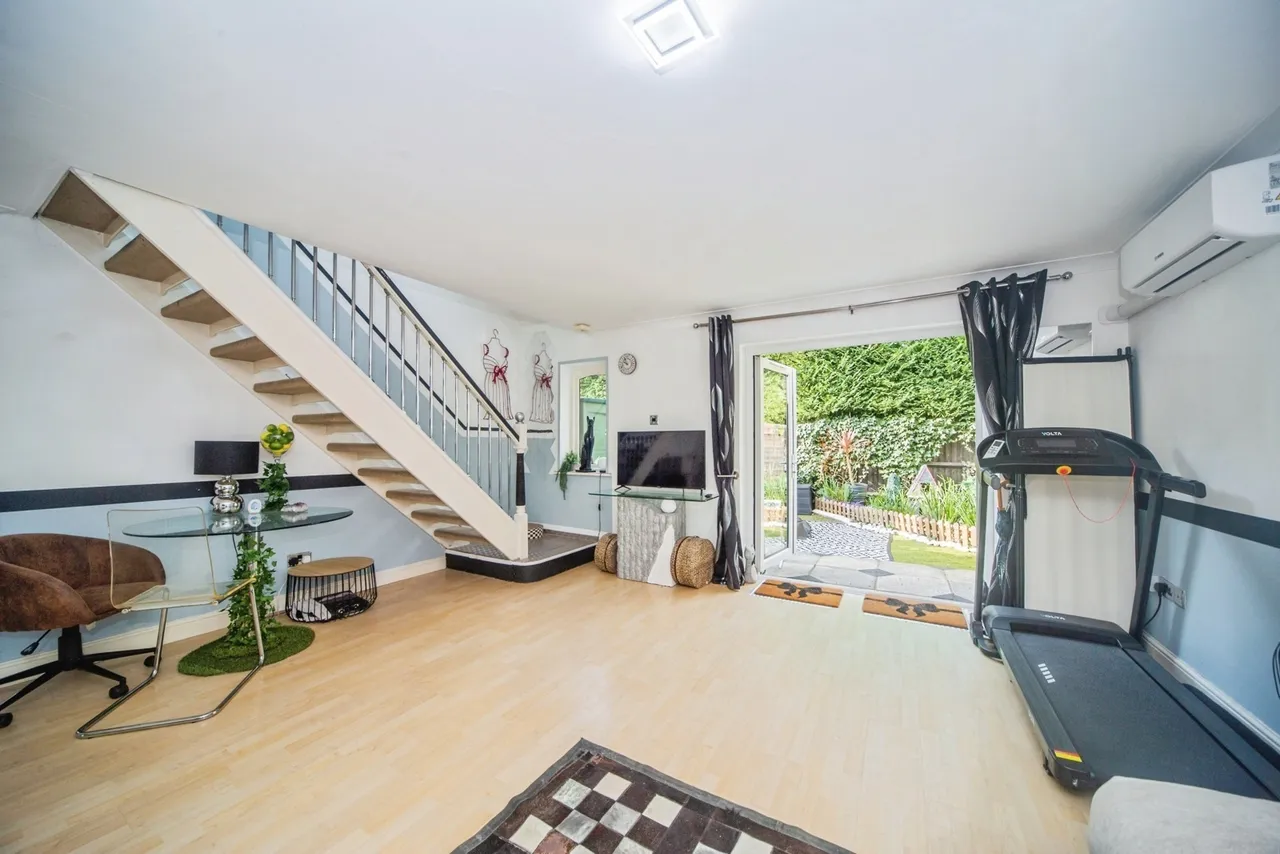 Bassett Crescent West, Southampton, SO16, photo 14