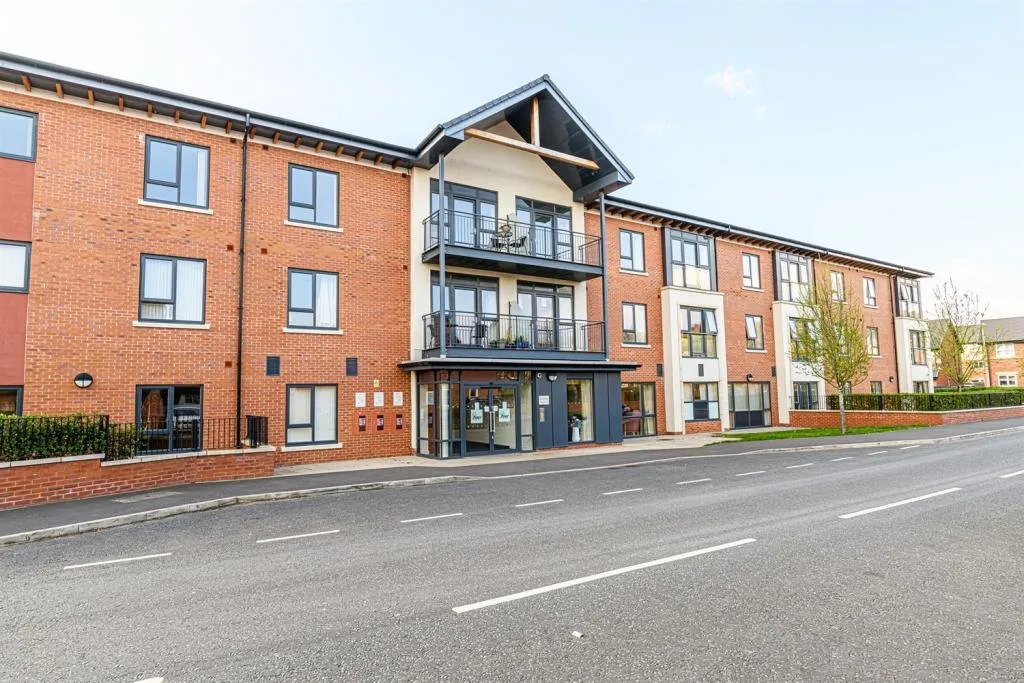 1 bed flat for sale — Cable Drive, Helsby, Frodsham, Cheshire, WA6 0FP