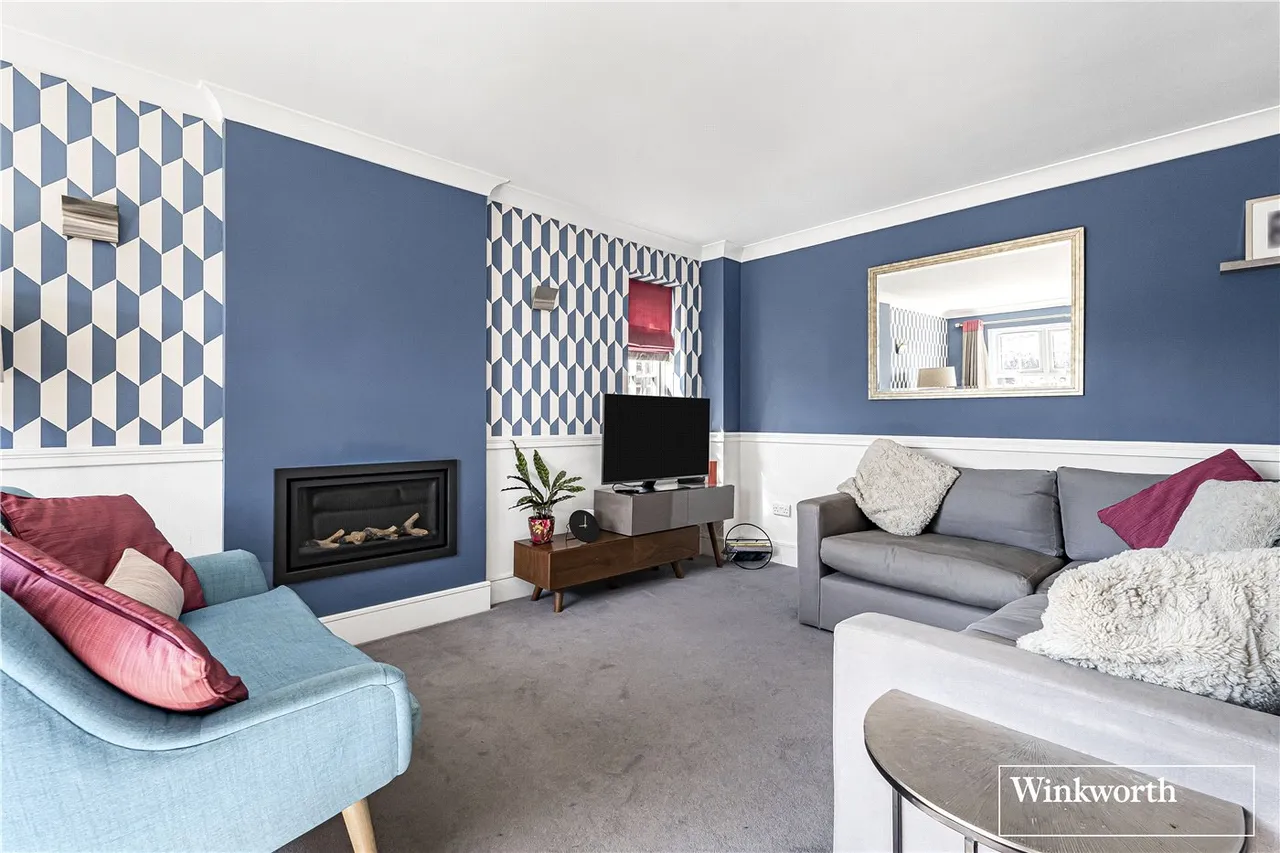 Heywood Drive, Bagshot, Surrey, GU19, photo 10