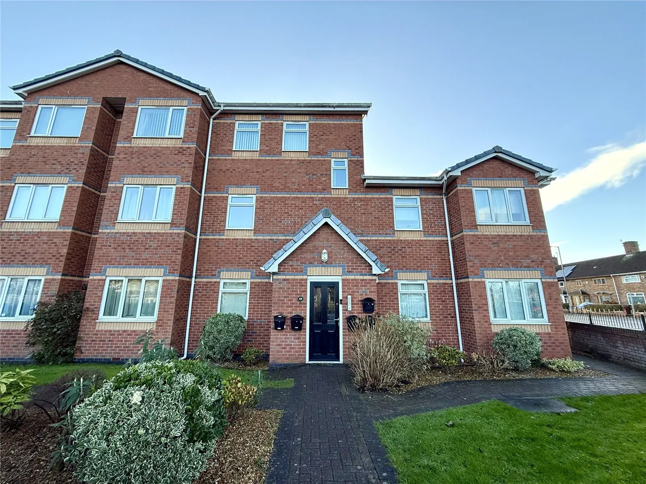 2 bed property for sale, Queens Drive, Stoneycroft, L13