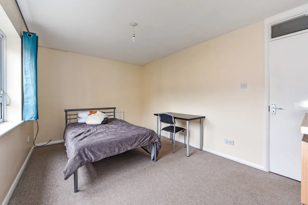 Woolford Close, photo 10