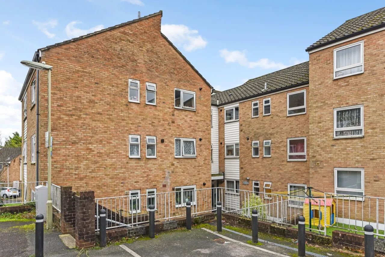 Woolford Close, photo 2