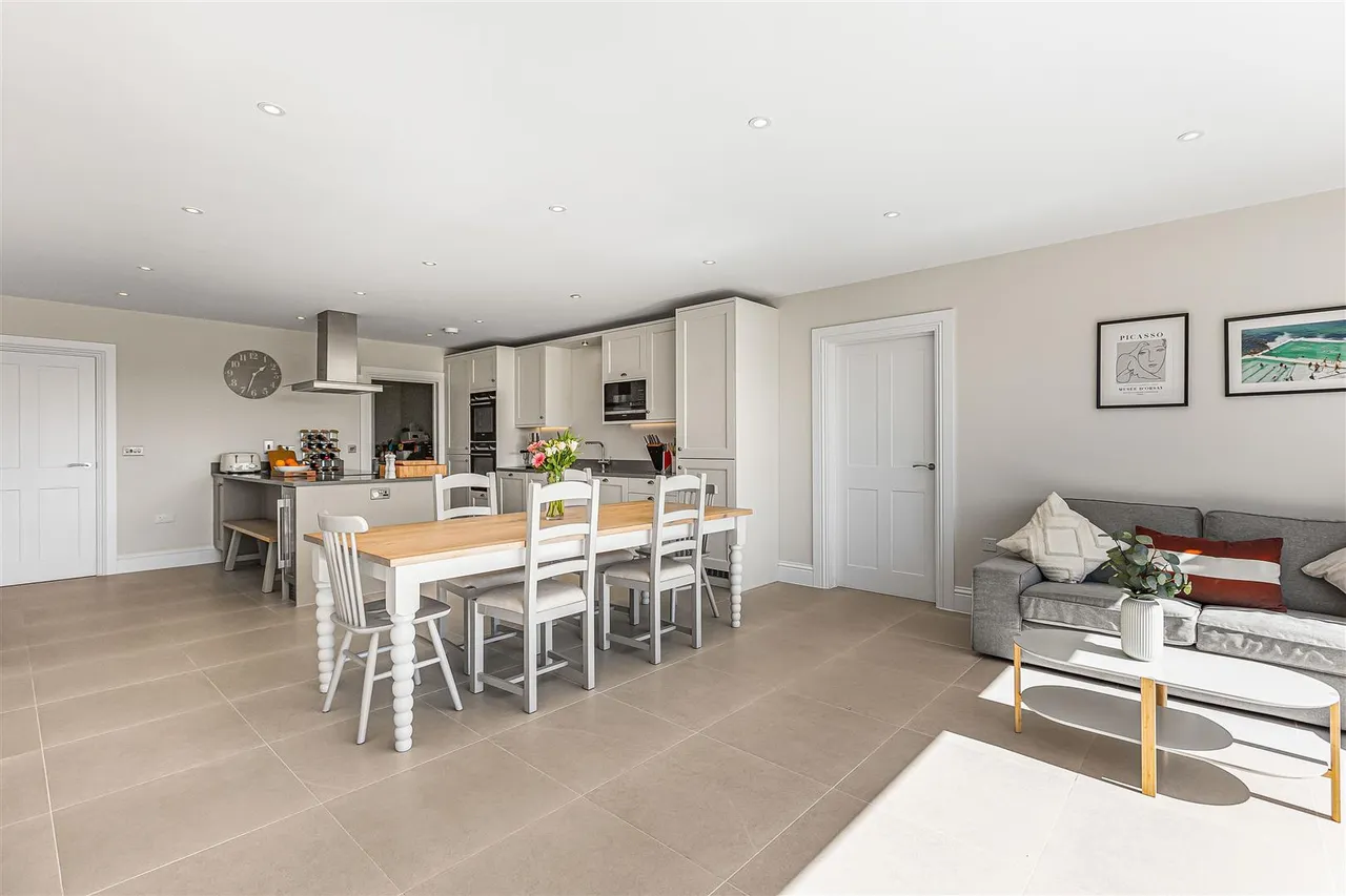 Townend, Steeple Aston, photo 31