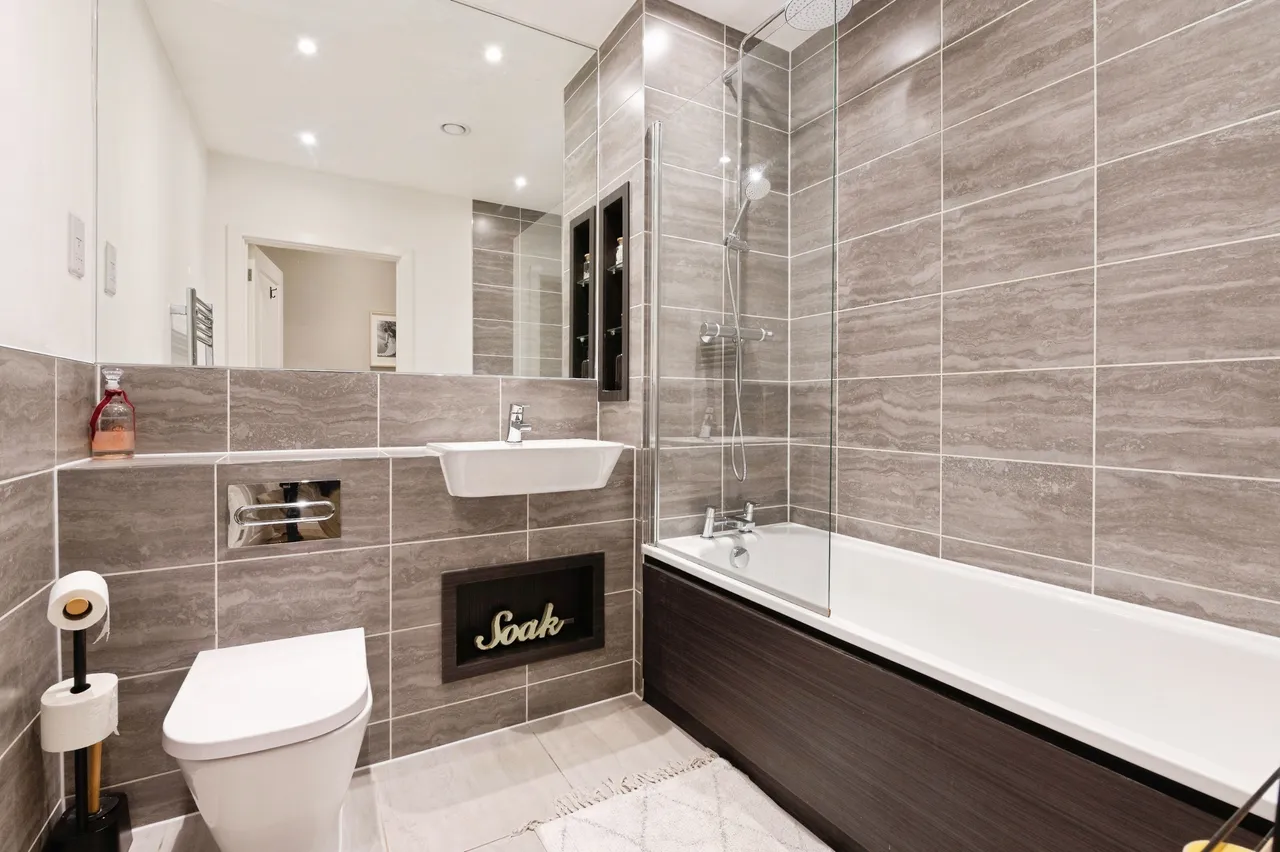 Whittle Drive, Hornchurch, RM12, photo 12