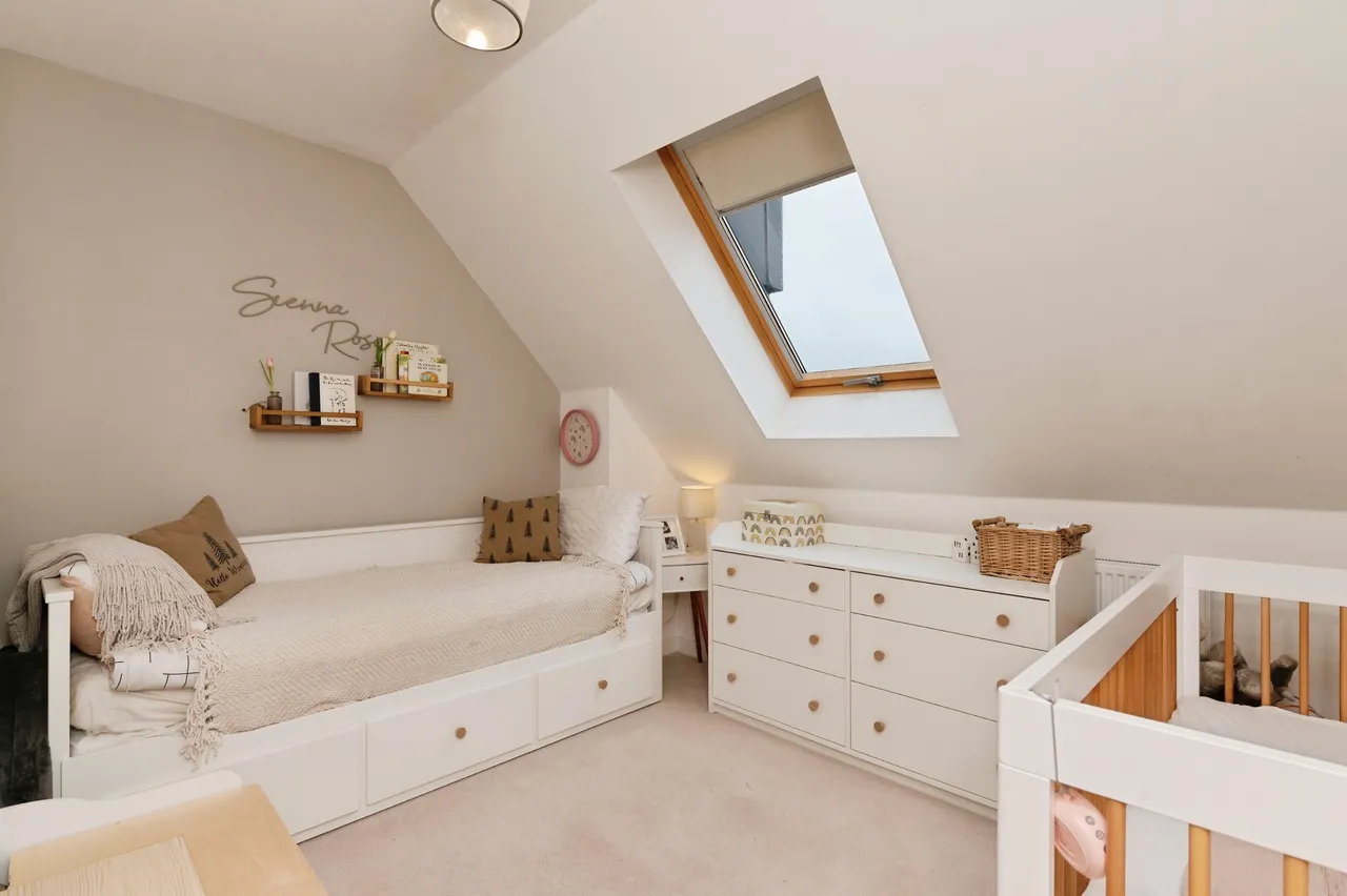 Whittle Drive, Hornchurch, RM12, photo 11