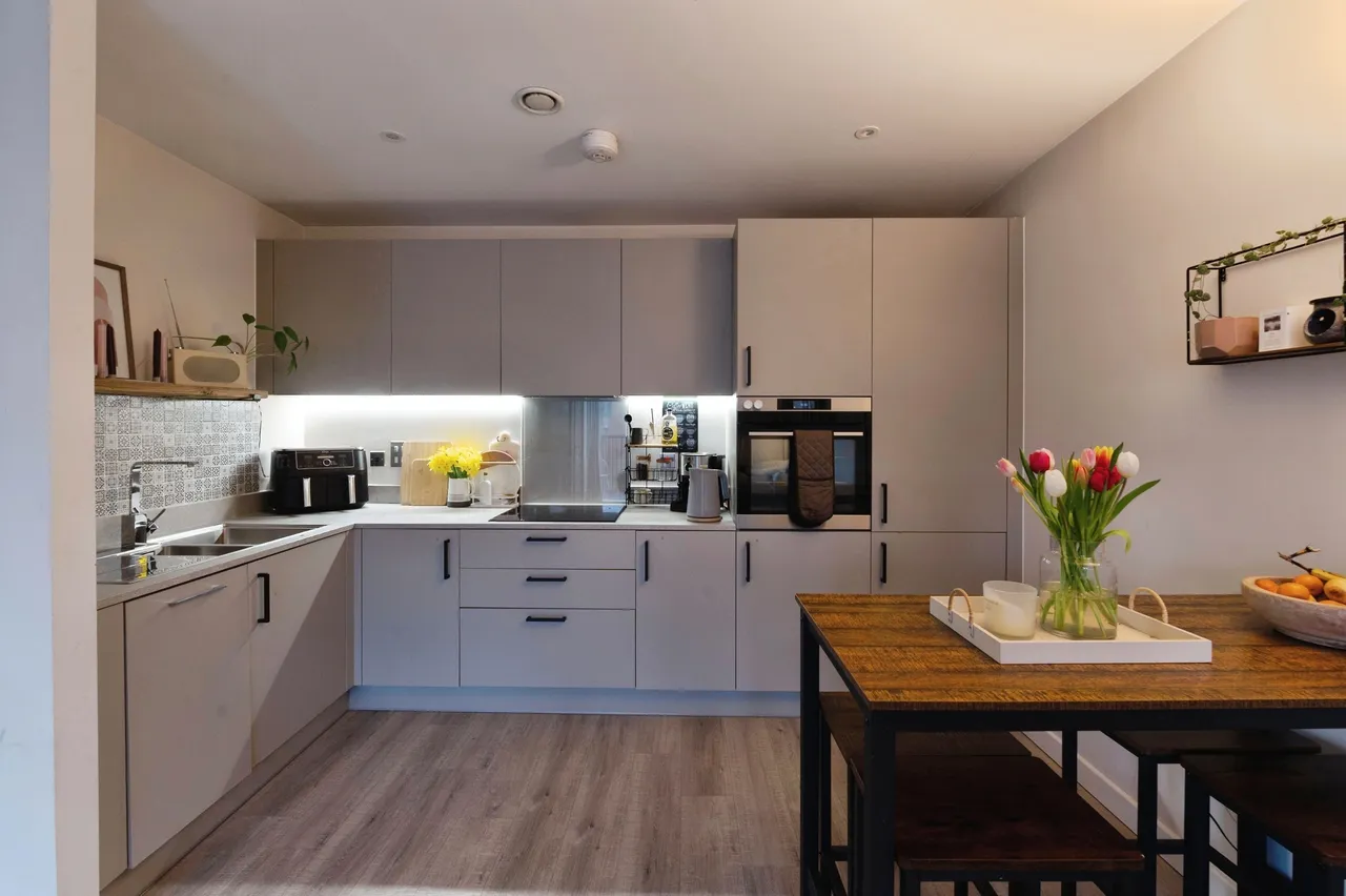 2 bed flat for sale, Whittle Drive, Hornchurch, RM12