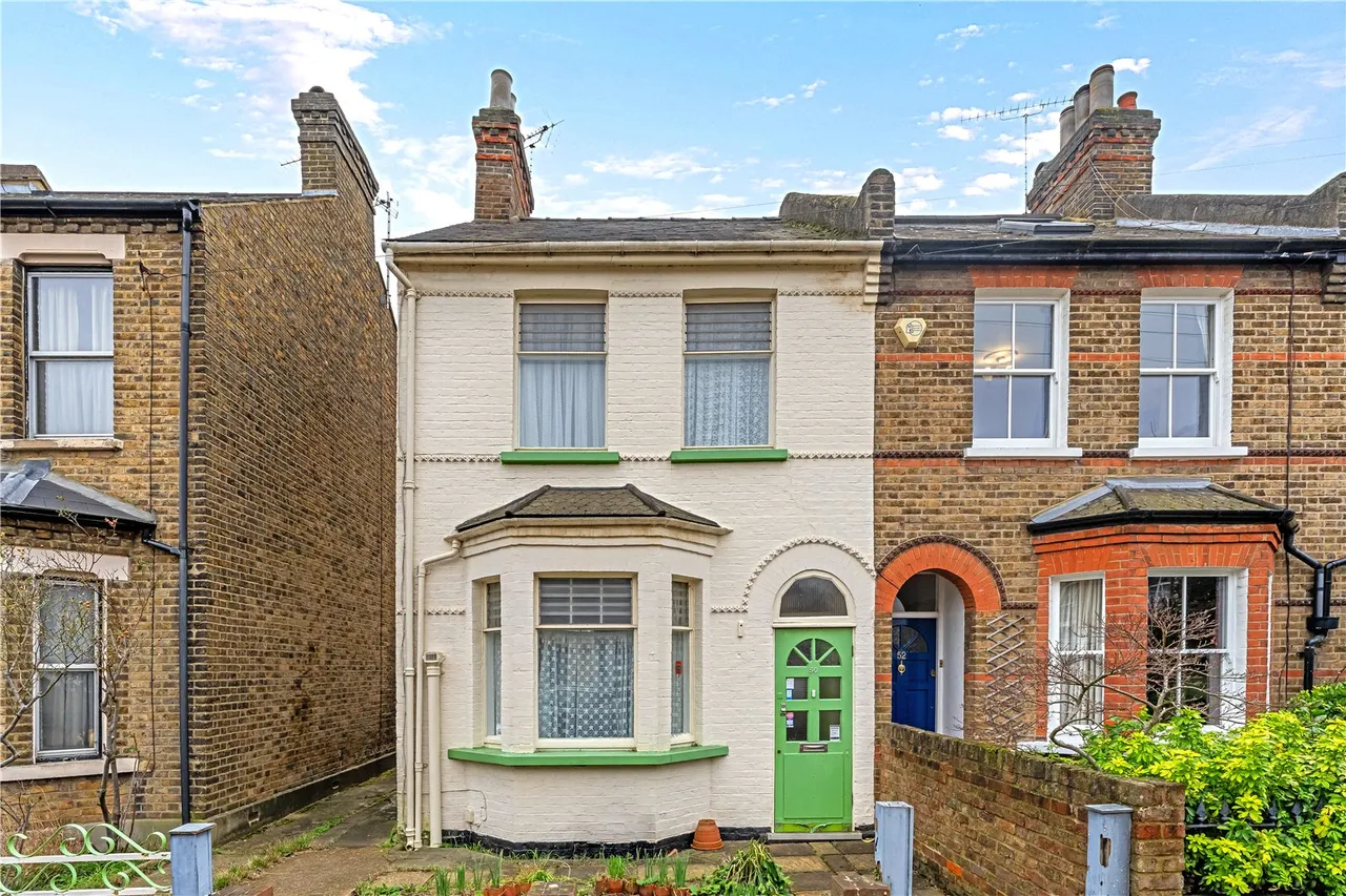 3 bed house for sale — Heathfield South, Twickenham, TW2 7SS