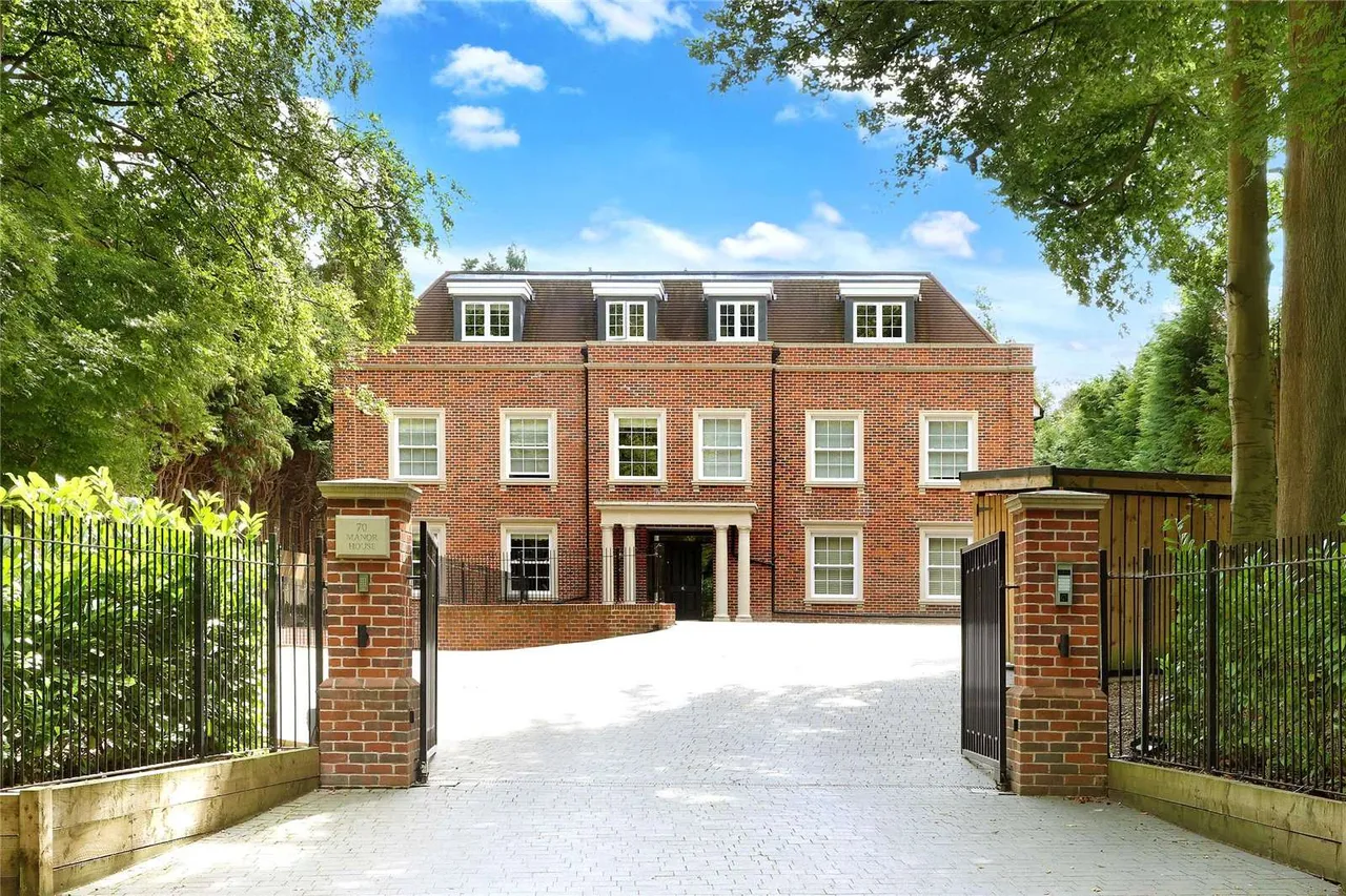 2 bed flat for sale — Ledborough Lane, Beaconsfield, Buckinghamshire, HP9 2DG
