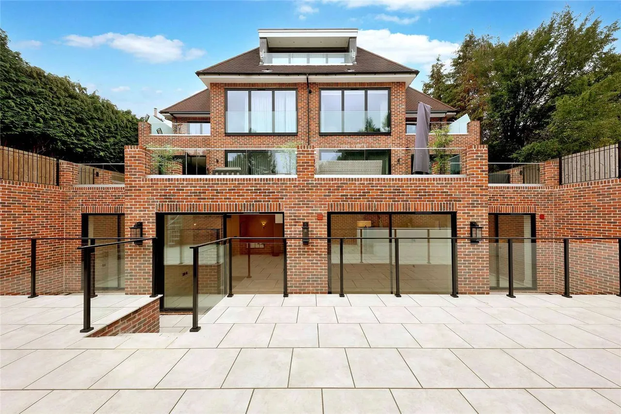 Ledborough Lane, Beaconsfield, Buckinghamshire, HP9 2DG, photo 3