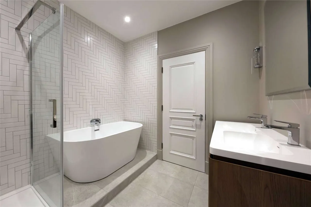 Ledborough Lane, Beaconsfield, Buckinghamshire, HP9 2DG, photo 9