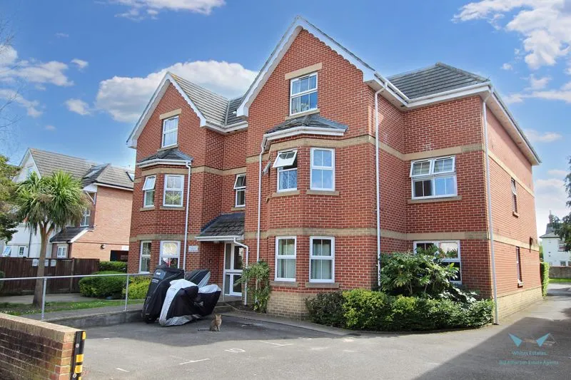 2 bed flat for sale — Lowther Road Charminster, Bournemouth BH8 8NG