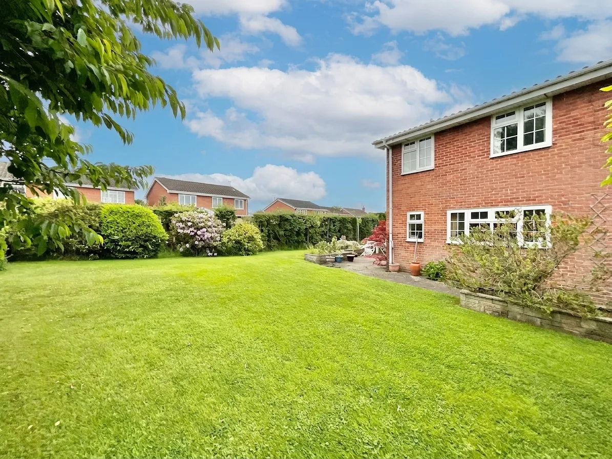 Kenilworth Close, Wistaston, CW2, photo 17