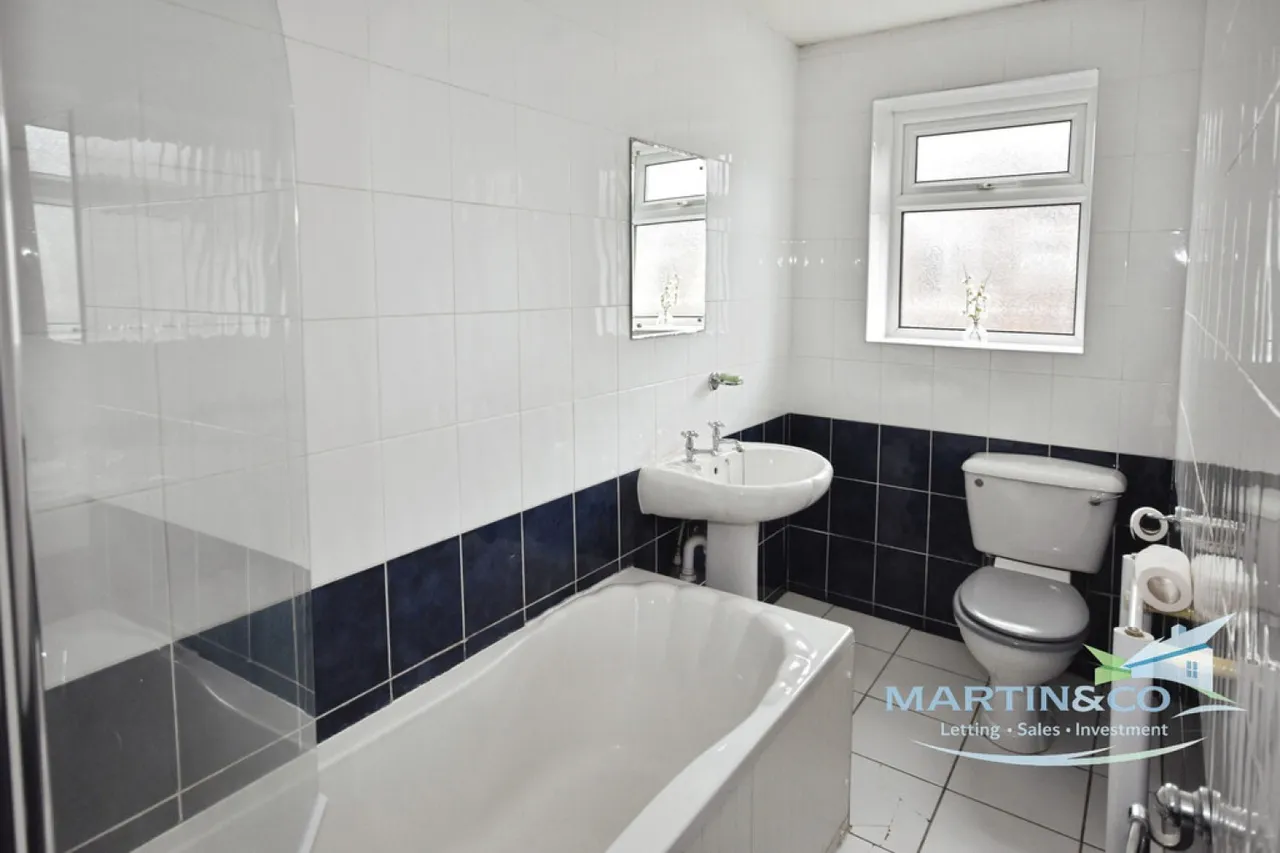 Maud Street, Syke, OL12, photo 8