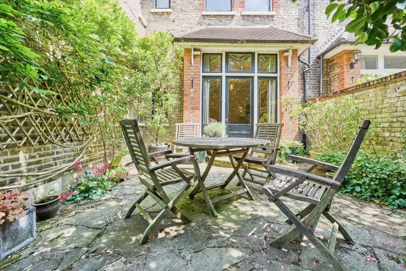 Denbigh Gardens, Richmond TW10 6EN, photo 12