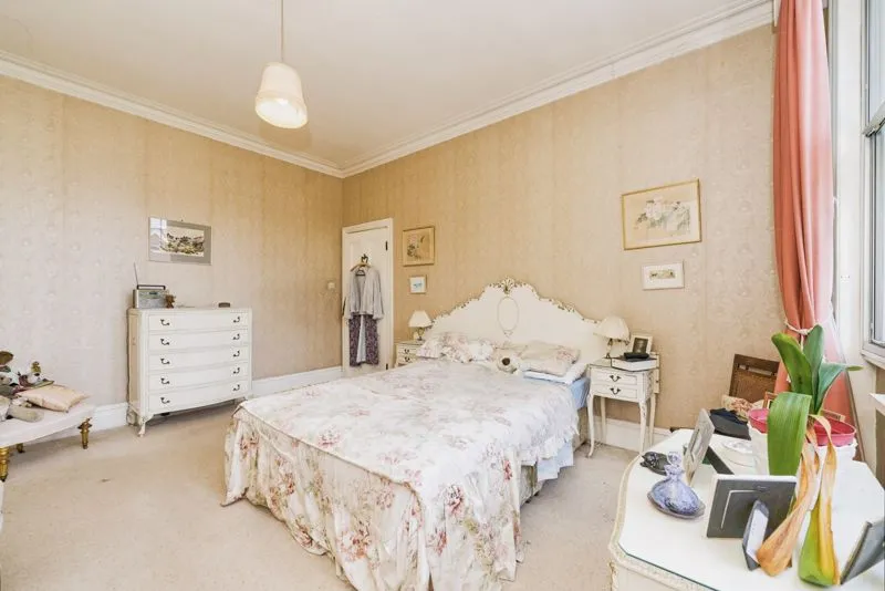 Denbigh Gardens, Richmond TW10 6EN, photo 10
