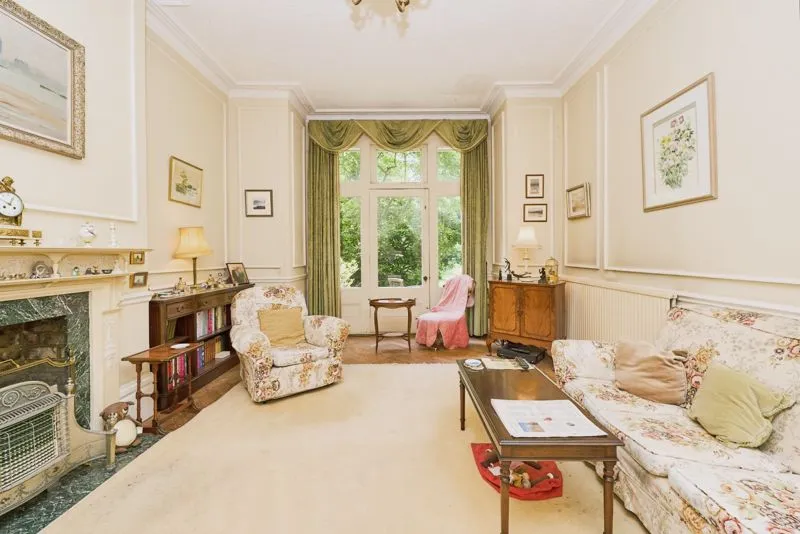 Denbigh Gardens, Richmond TW10 6EN, photo 6