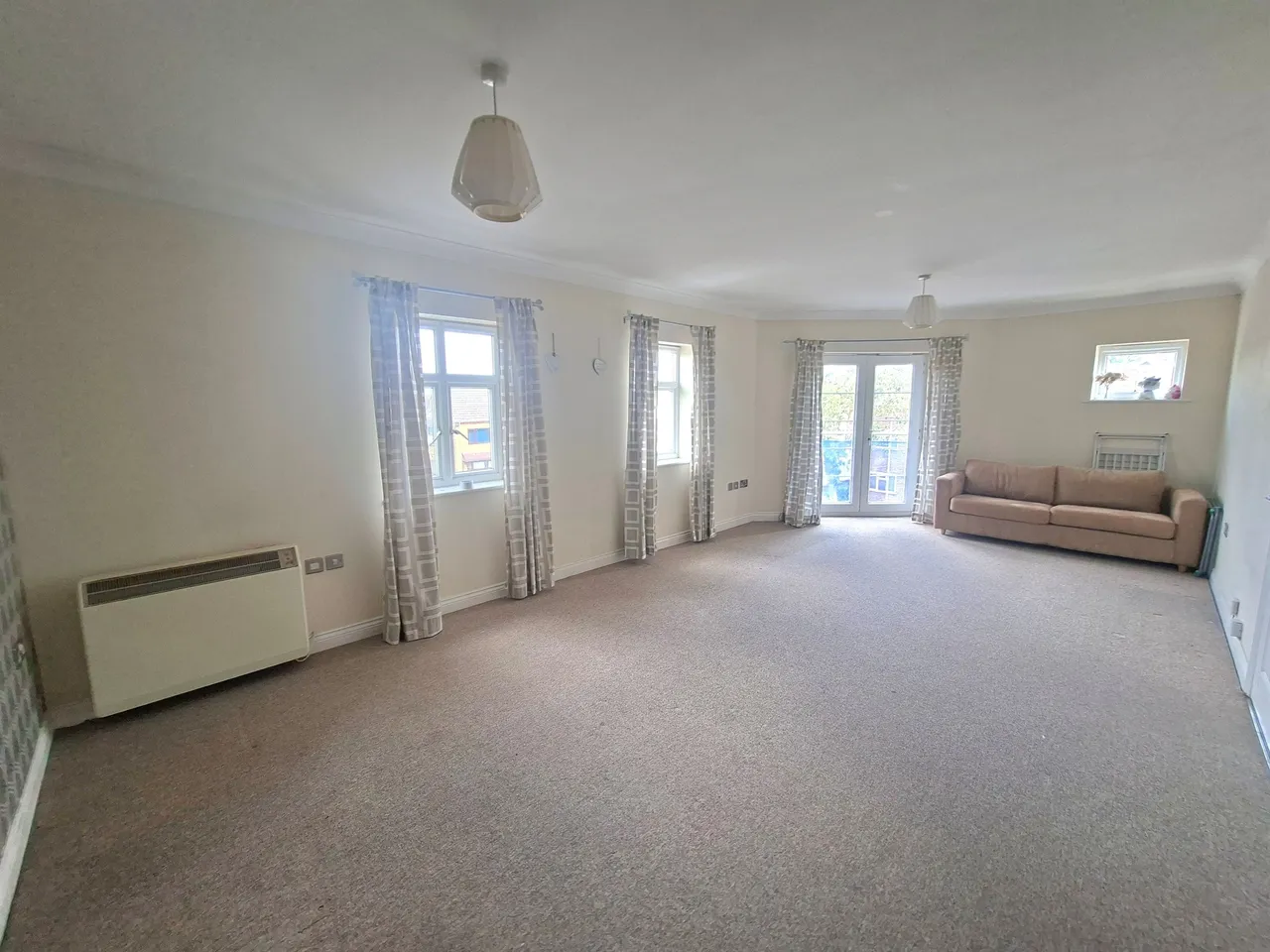 Fletton Avenue, Peterborough, photo 2