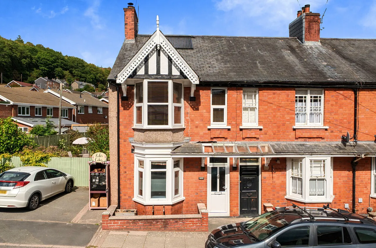 3 bed house for sale, Westgate Street, Llanidloes