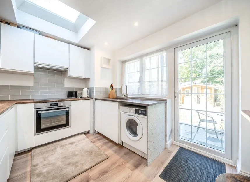 Brunel Close, Hounslow, TW5, photo 4