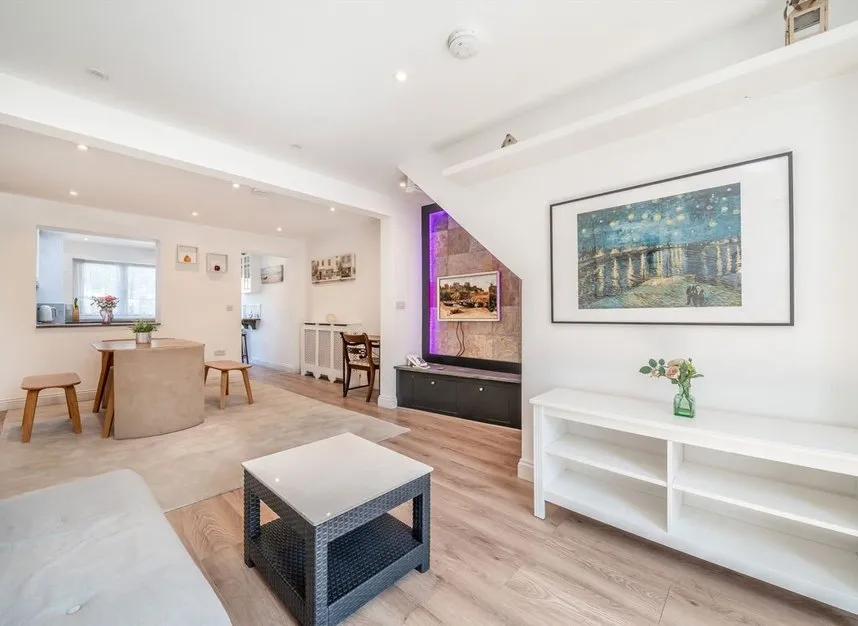 Brunel Close, Hounslow, TW5, photo 3