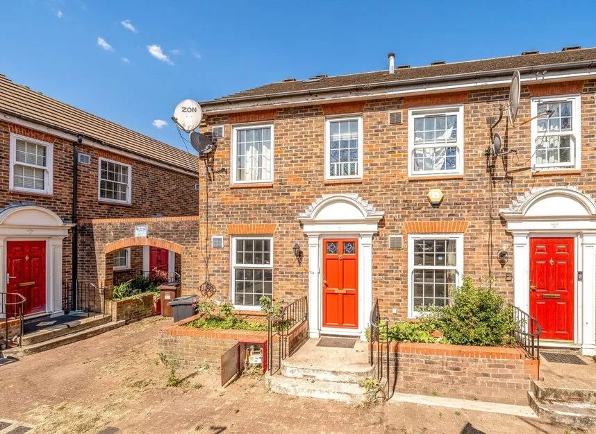 3 bed house to rent — Brunel Close, Hounslow, TW5