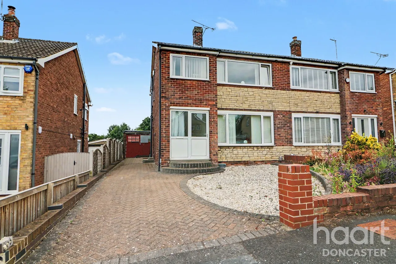 3 bed house for sale, Walsham Drive, Cusworth, DN5