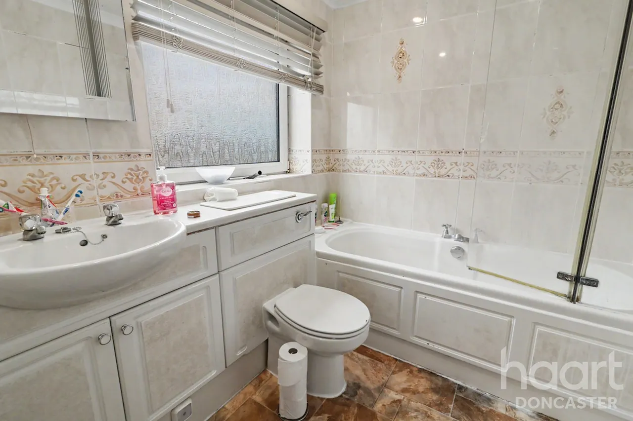 Walsham Drive, Cusworth, DN5, photo 12