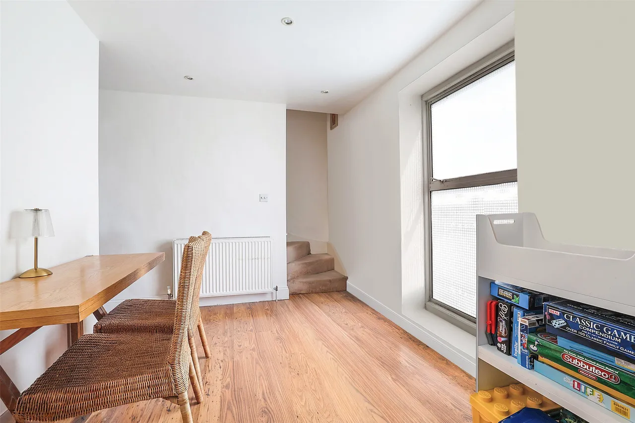 Kingston Road, Leatherhead, KT22, photo 5
