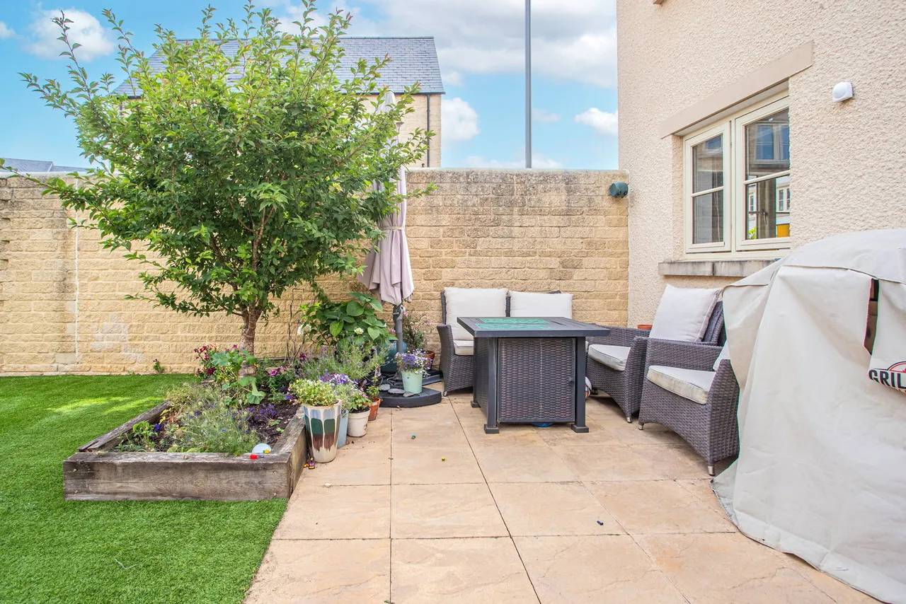De Borg Close, Tetbury, photo 13