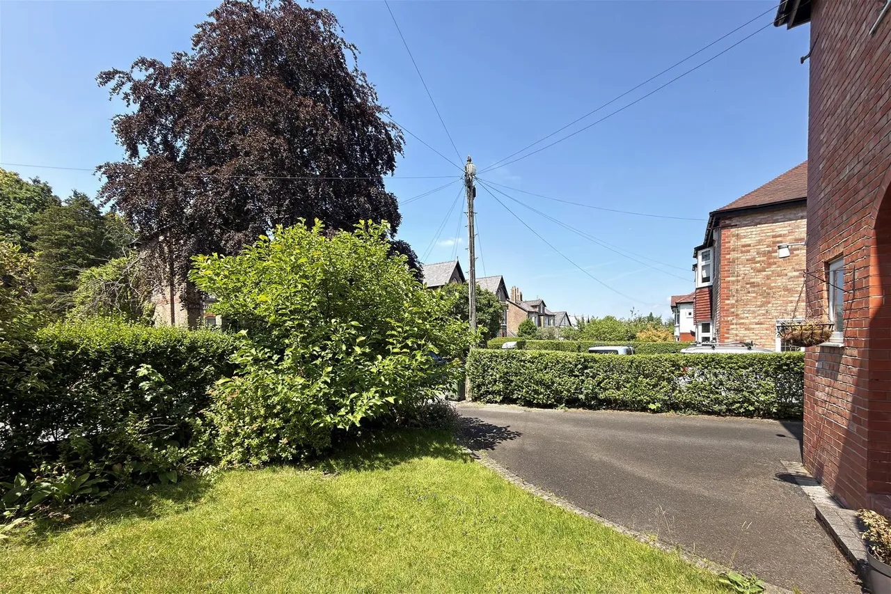 Queens Road, Hale, Cheshire WA15 9HF, photo 36