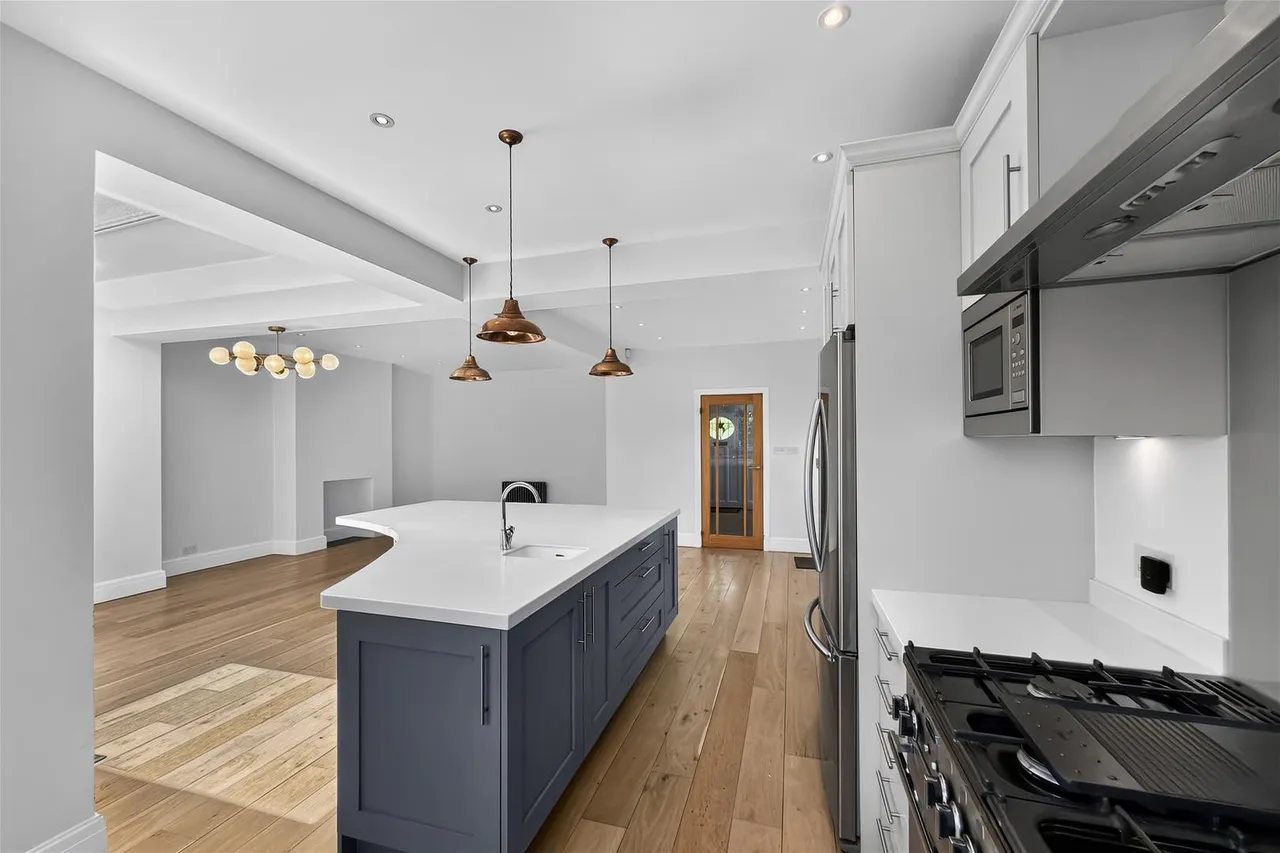 Queens Road, Hale, Cheshire WA15 9HF, photo 11