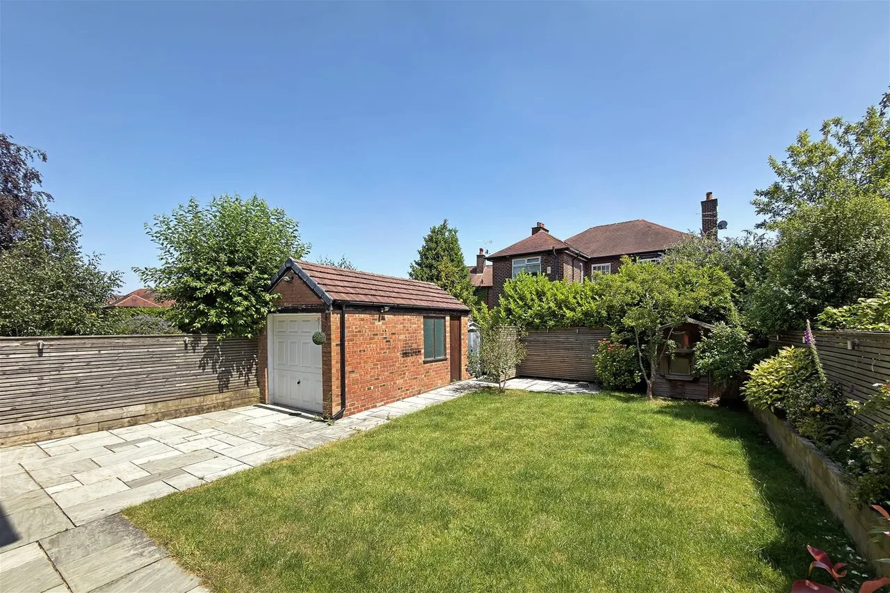 Queens Road, Hale, Cheshire WA15 9HF, photo 7