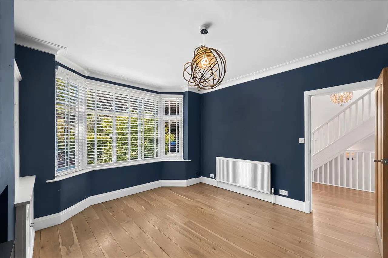 Queens Road, Hale, Cheshire WA15 9HF, photo 6