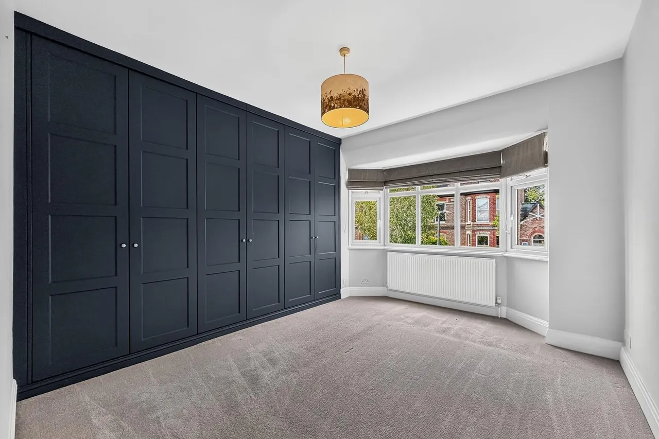 Queens Road, Hale, Cheshire WA15 9HF, photo 21