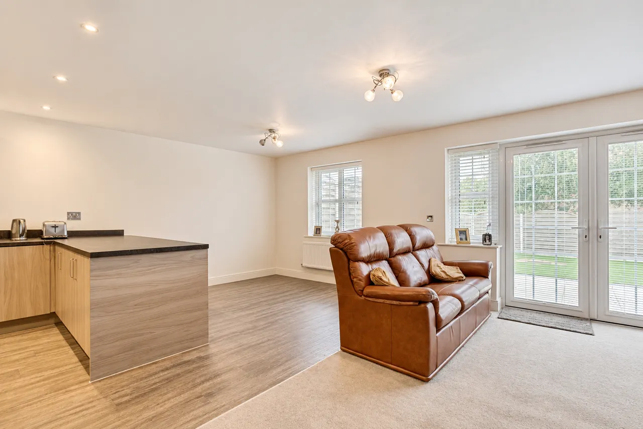 Pilkington Court, Walton, WF2, photo 6