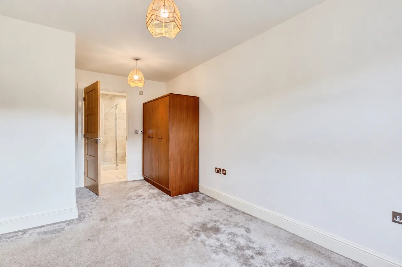 Pilkington Court, Walton, WF2, photo 9