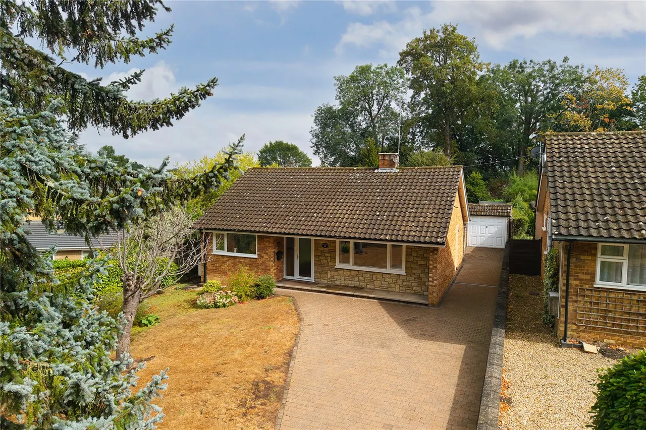 4 bed house for sale, Sharnbrook, Bedford