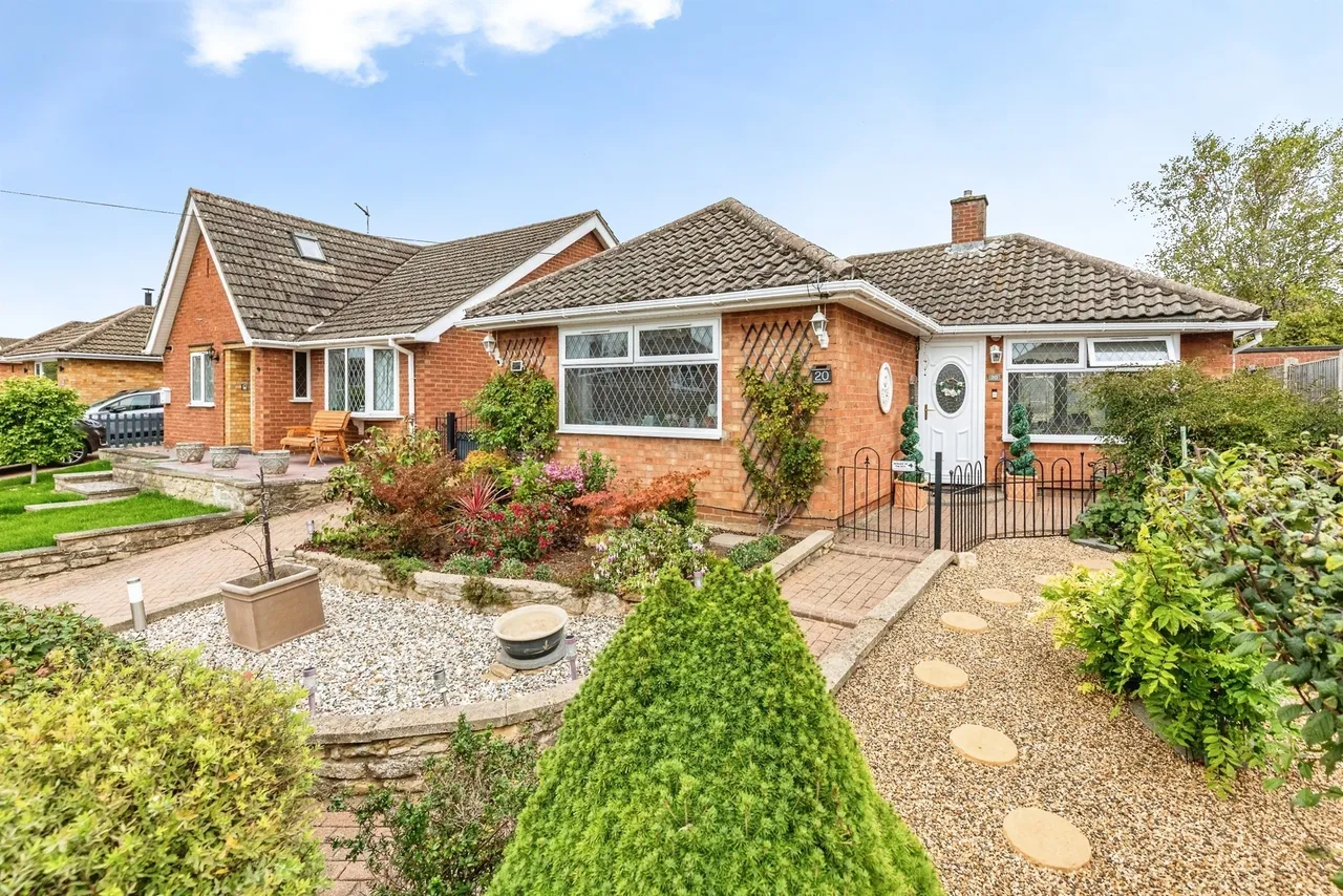 2 bed house for sale, Cottesmore Avenue, Barton Seagrave, NN15