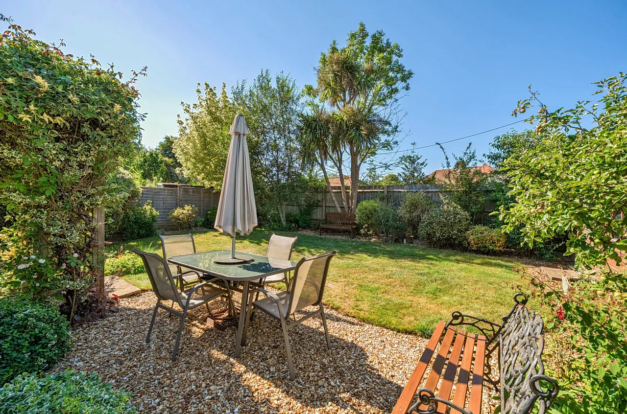 Springfields Close, Colden Common, SO21, photo 8