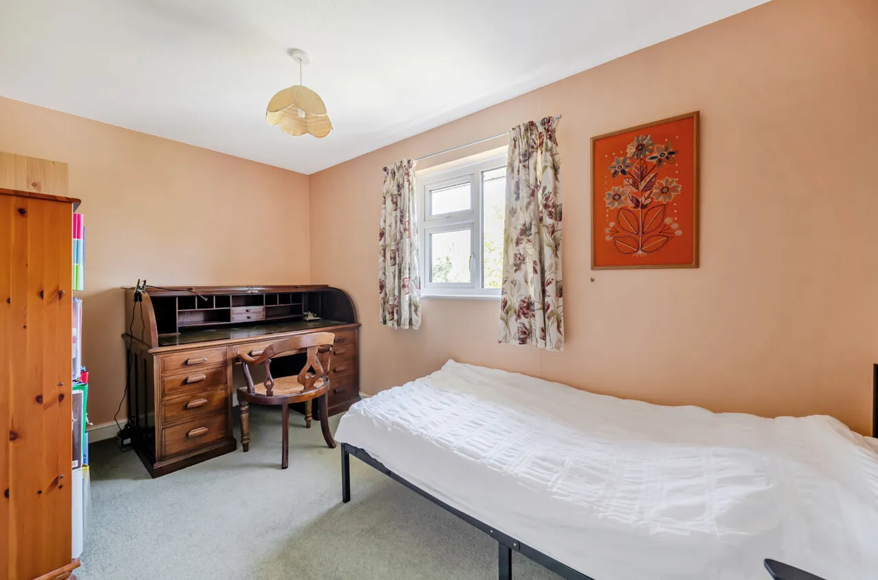 Springfields Close, Colden Common, SO21, photo 11